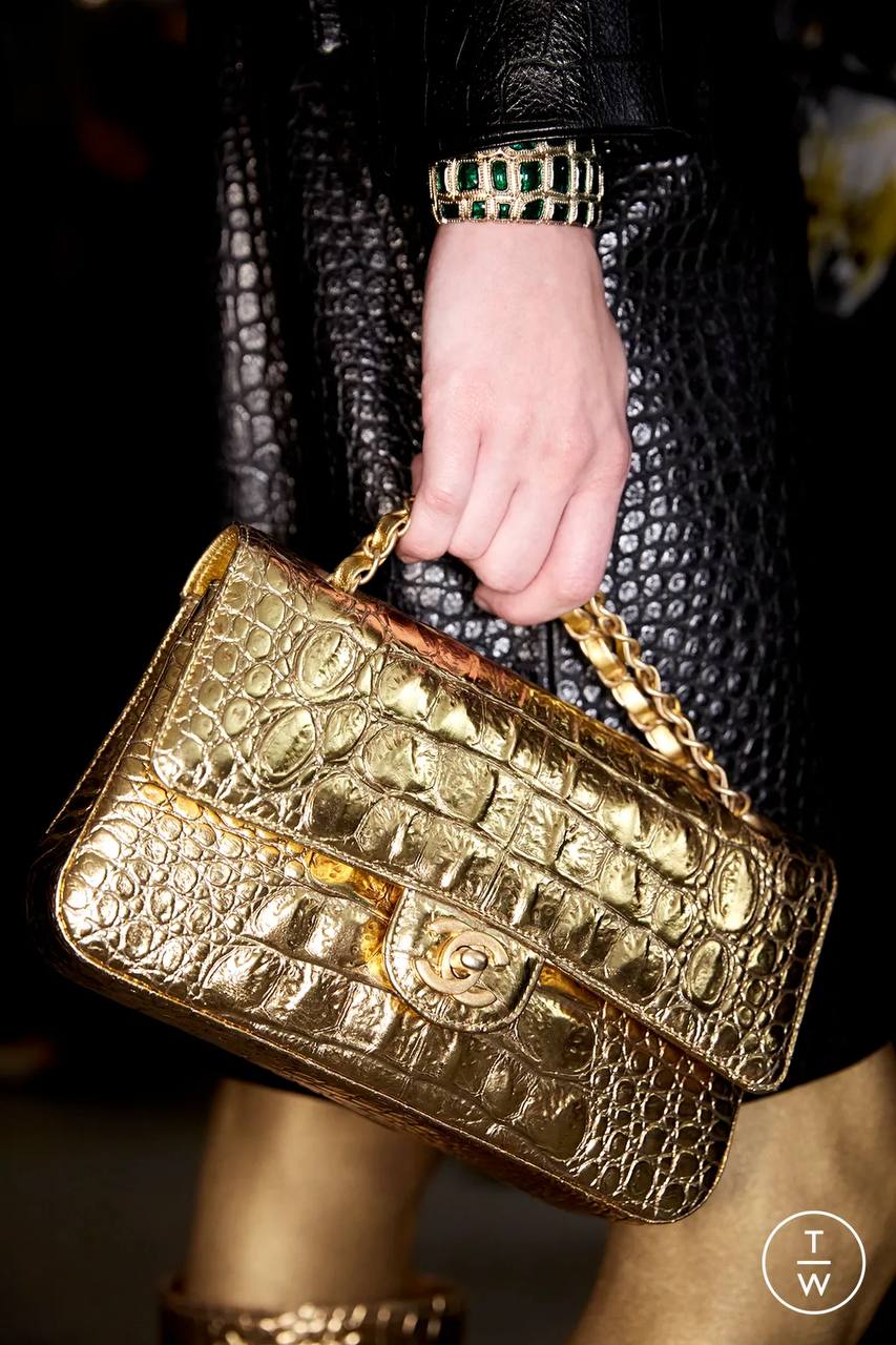 Золота сумка CHANEL з тисненням під крокодила – Колекція New York 2019 #2