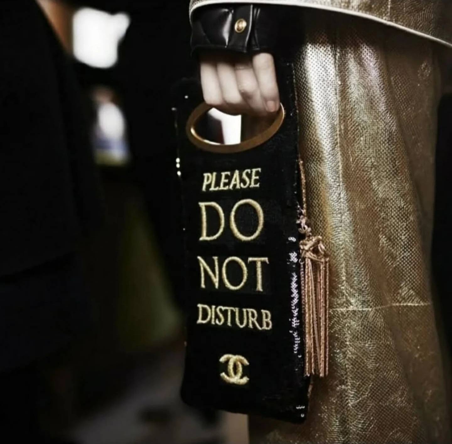 Chanel клатч з паєтками “Do Not Disturb” #3