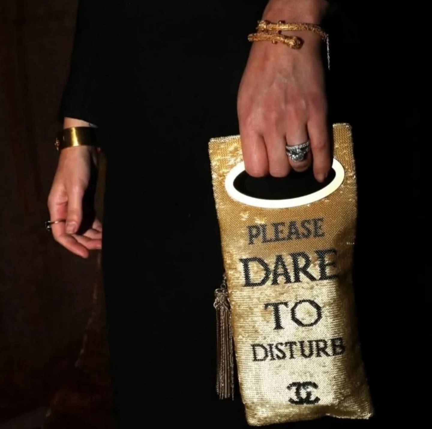 Chanel клатч з паєтками “Do Not Disturb” #2