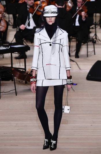 Chanel жакет твідовий білий Hamburg Métiers d’Art 2018 #9