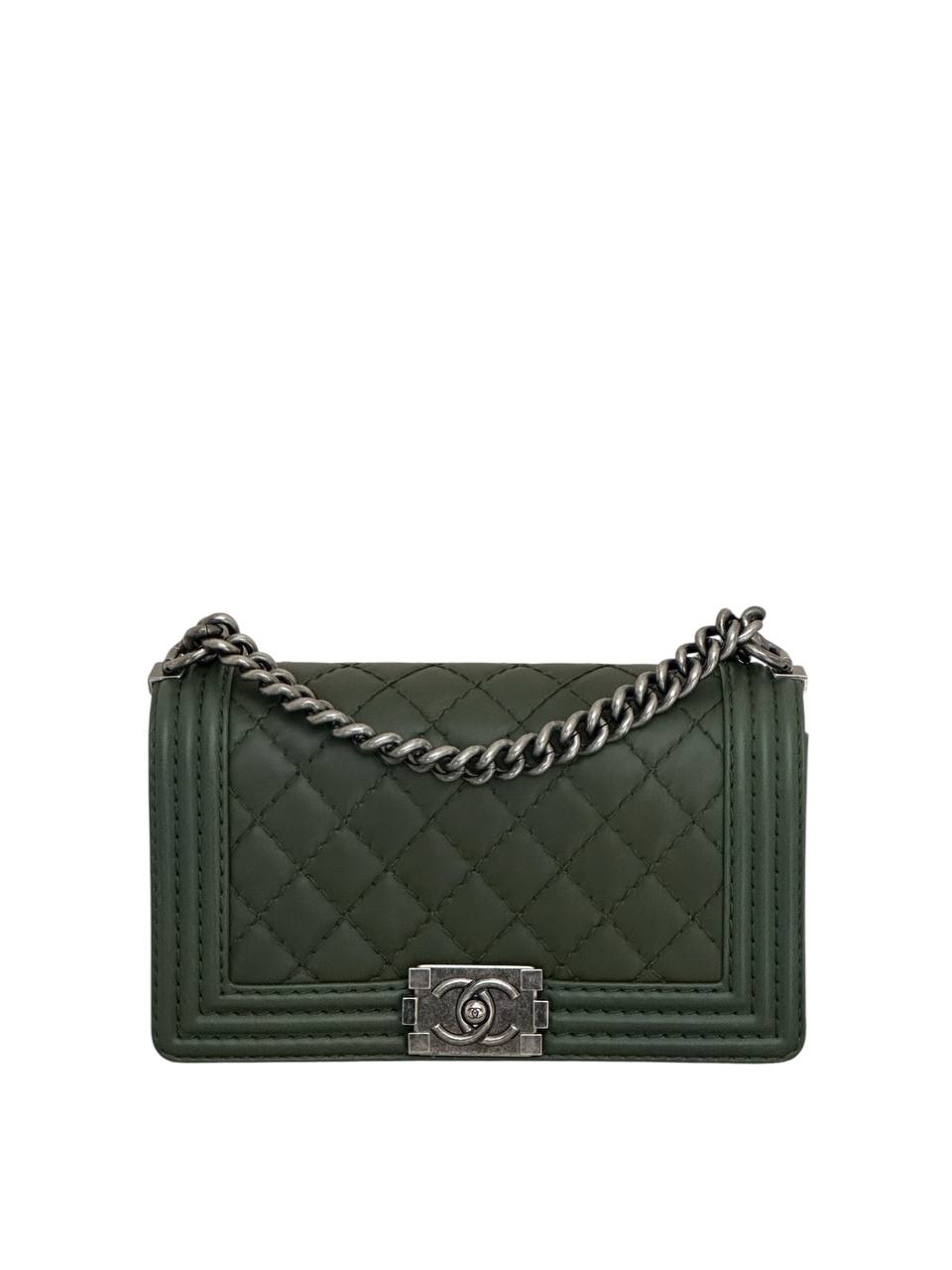 Chanel boy bag medium