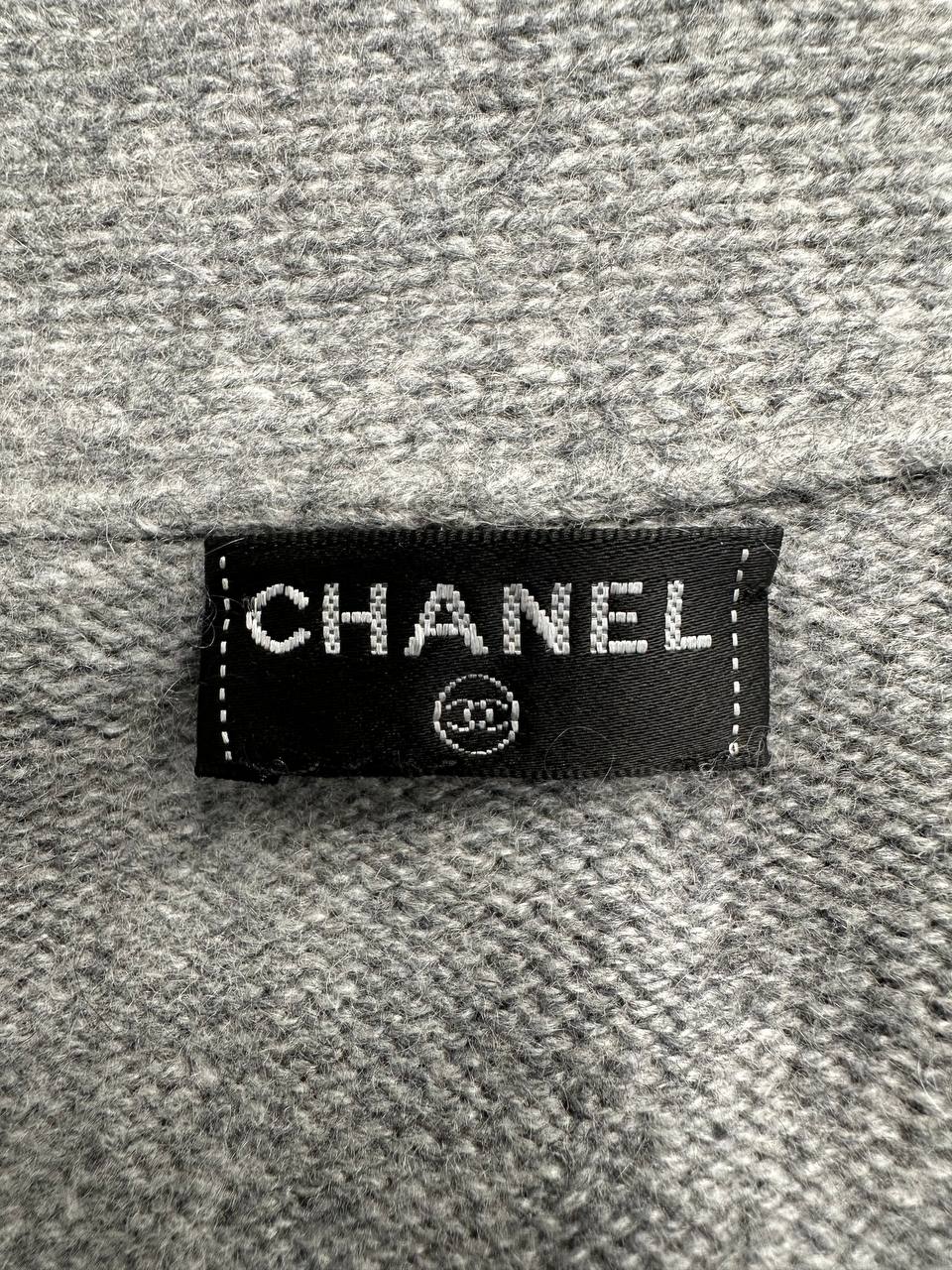 Chanel трикотажний кардиган з декоративною брошкою #5