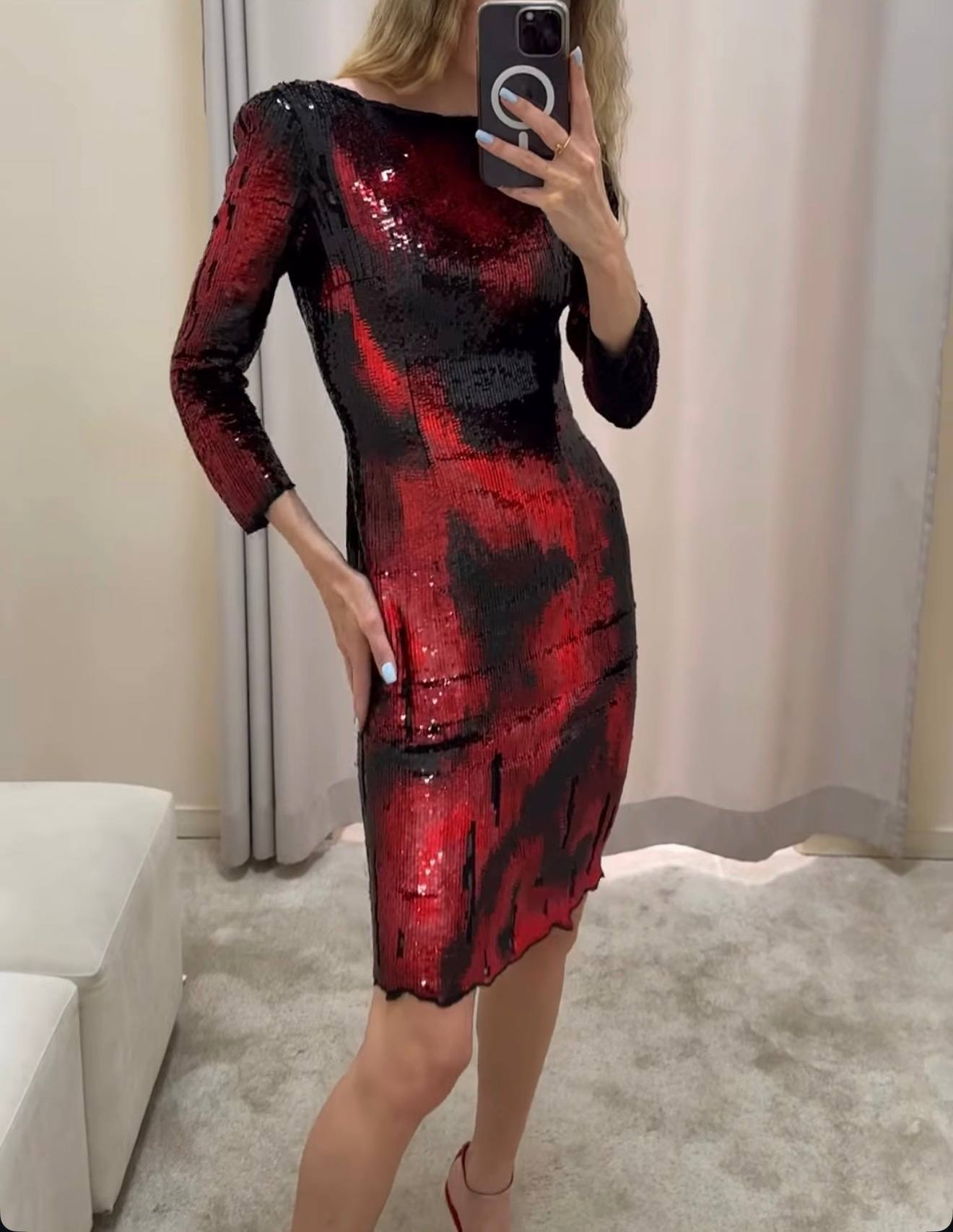 Вечірня сукня Balmain з червоно-чорними паєтками #8