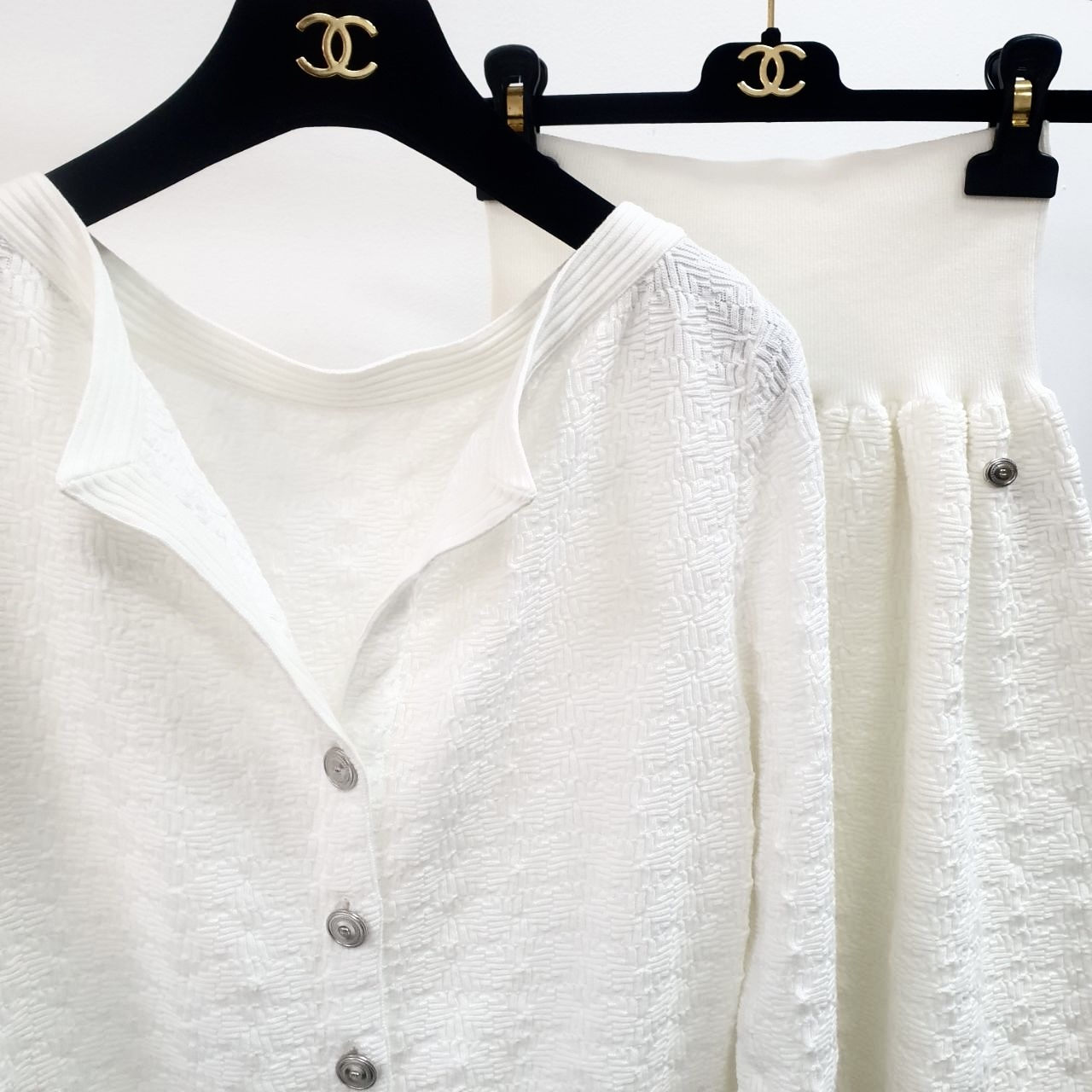 Chanel костюм з трикотажу білого кольору #6
